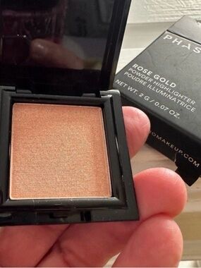 Phase Zero Rose Gold Powder Highlighter